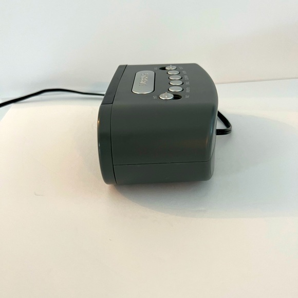 SHARP Alarm Clock Digital LED USB Charging Power Port with 2 AMP High-Speed - Picture 10 of 10